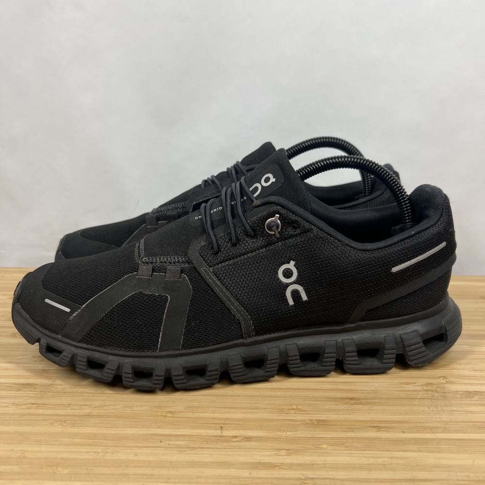 On Cloud 5 Running Shoes Mens Size 8 Black Black CloudTec Athletic Sneakers